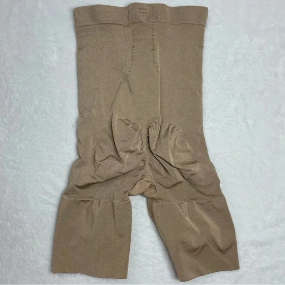 Spanx Focused Firmer High Rise Mid Thigh Shaper Shorts - Picture 3 of 5